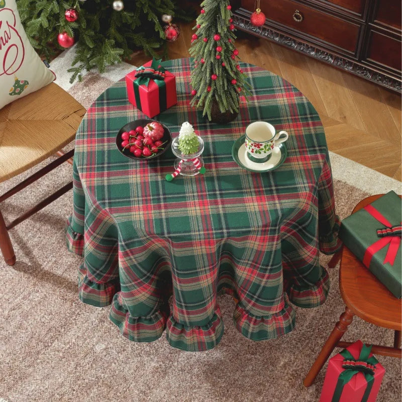 Holiday Plaid Tablecloth with Ruffle Trim – Christmas Dining & Party Table Cover