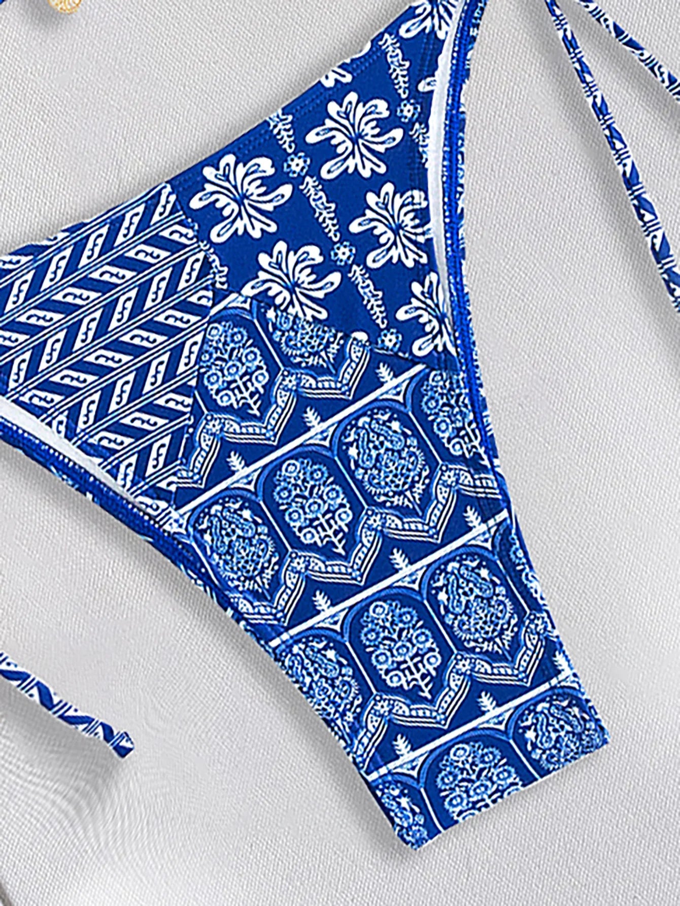 Women’s Blue Floral Print 2-Piece Bikini Set – Push-Up Bra and Thong Swimsuit for Beach and Swimwear