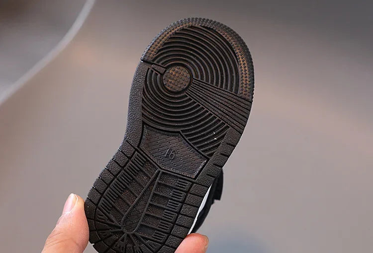 Kids Fashion Sneakers – Lightweight Casual Shoes with Anti-Slip Rubber Sole for Boys & Girls, Ideal for Running & Daily Wear