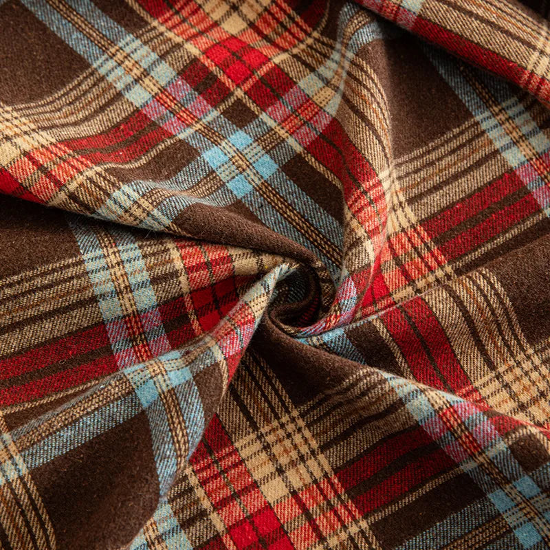 Holiday Plaid Tablecloth with Ruffle Trim – Christmas Dining & Party Table Cover