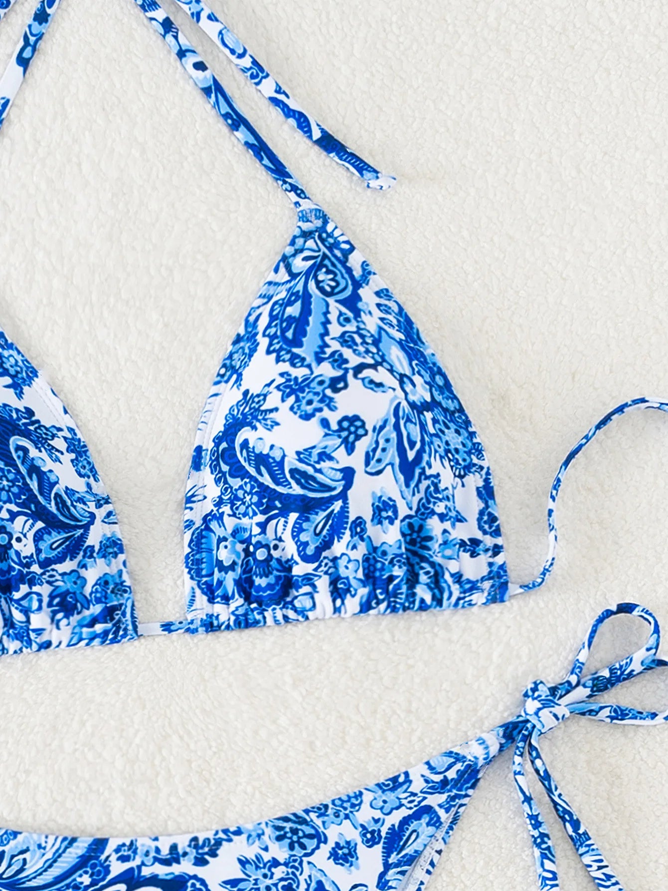 Women’s Blue Floral Print 2-Piece Bikini Set – Push-Up Bra and Thong Swimsuit for Beach and Swimwear