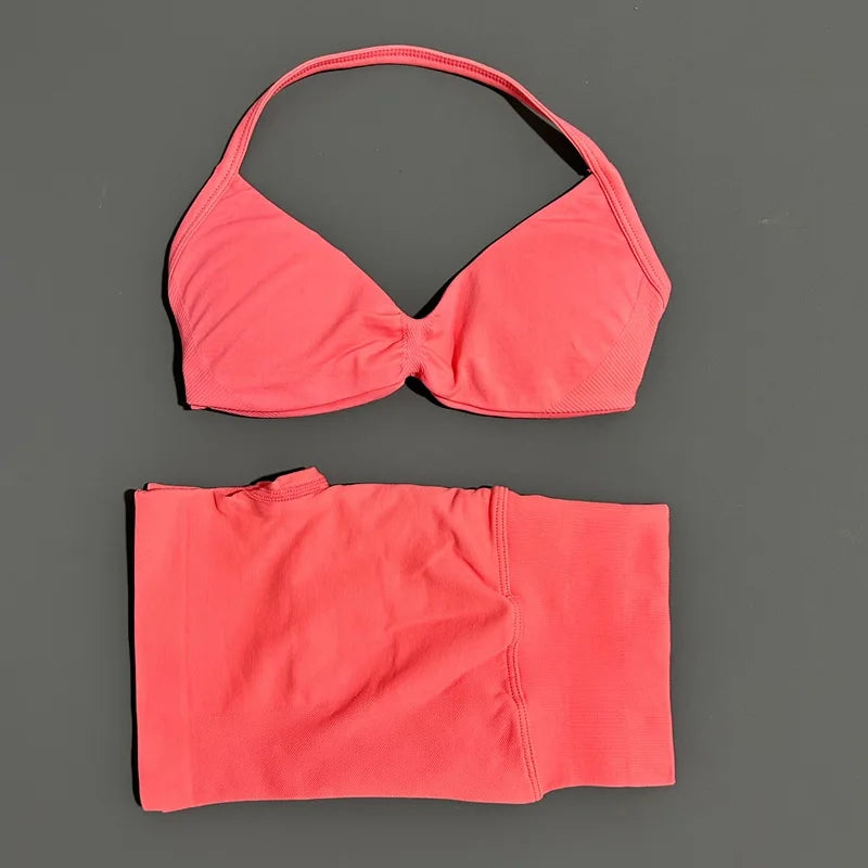 Women’s Seamless 2-Piece Gym Set – Strappy Sports Bra & Scrunch Shorts