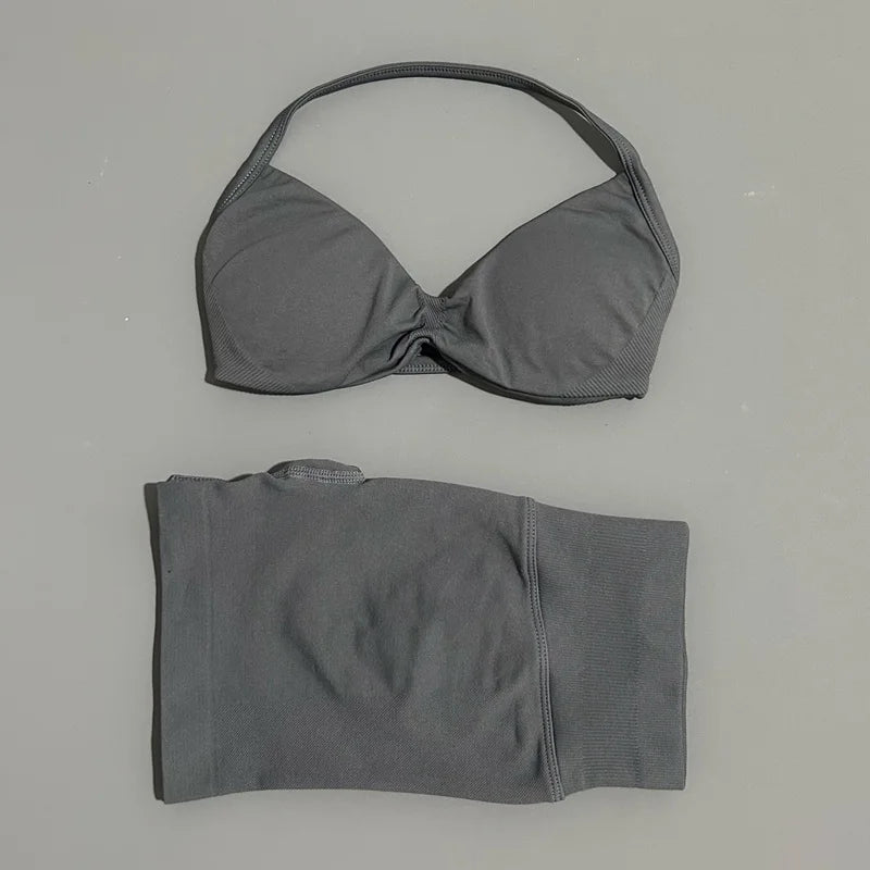 Women’s Seamless 2-Piece Gym Set – Strappy Sports Bra & Scrunch Shorts