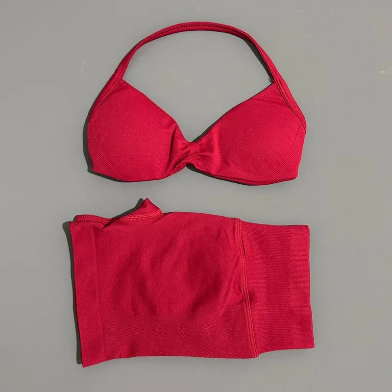 Women’s Seamless 2-Piece Gym Set – Strappy Sports Bra & Scrunch Shorts