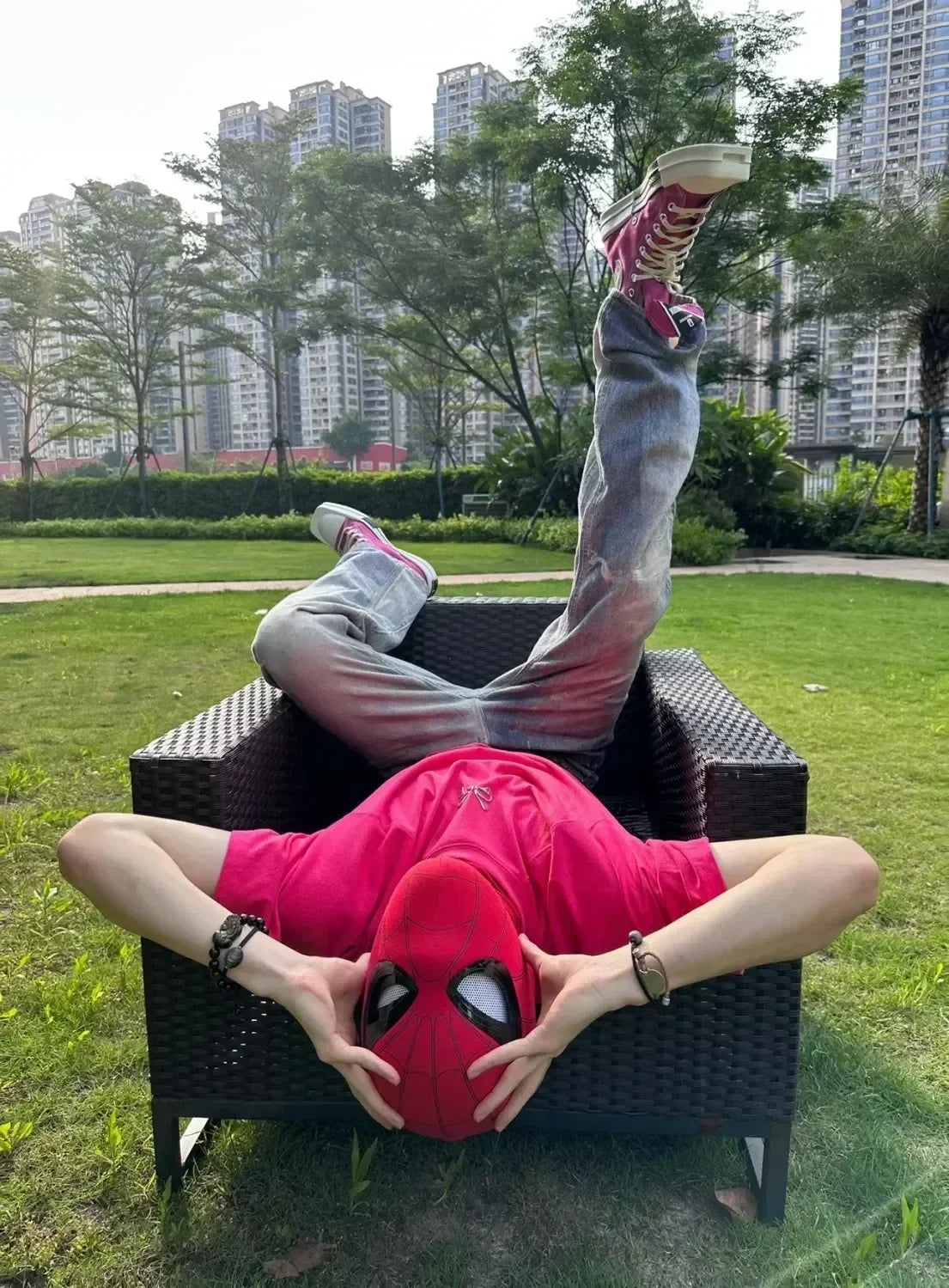 Marvel Miles Morales Spider-Man Moving Eyes Electronic Mask – 1:1 Cosplay Headgear with Remote Control