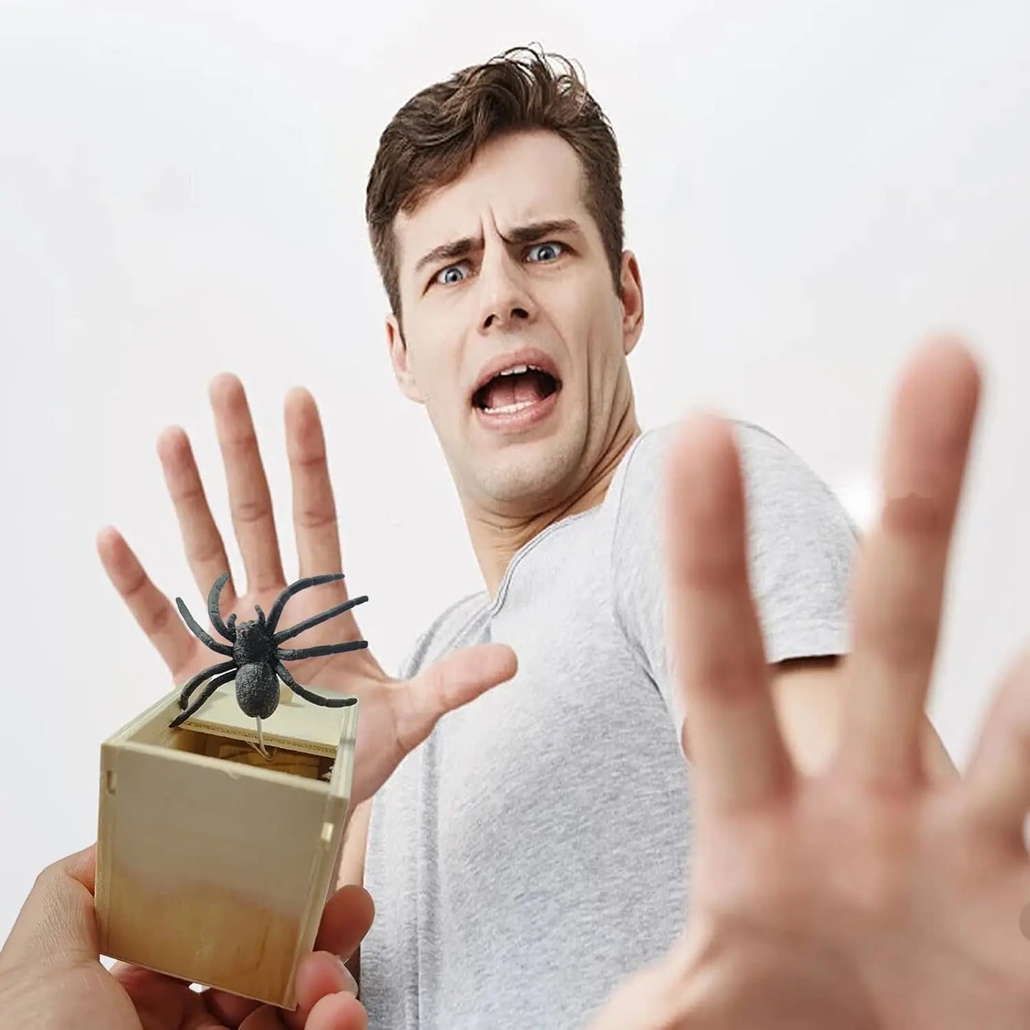 Pop-Out Spider Prank Box – Handmade Wooden Scare Box with Rubber Spider, Funny Surprise Joke Toy for Parties and Halloween