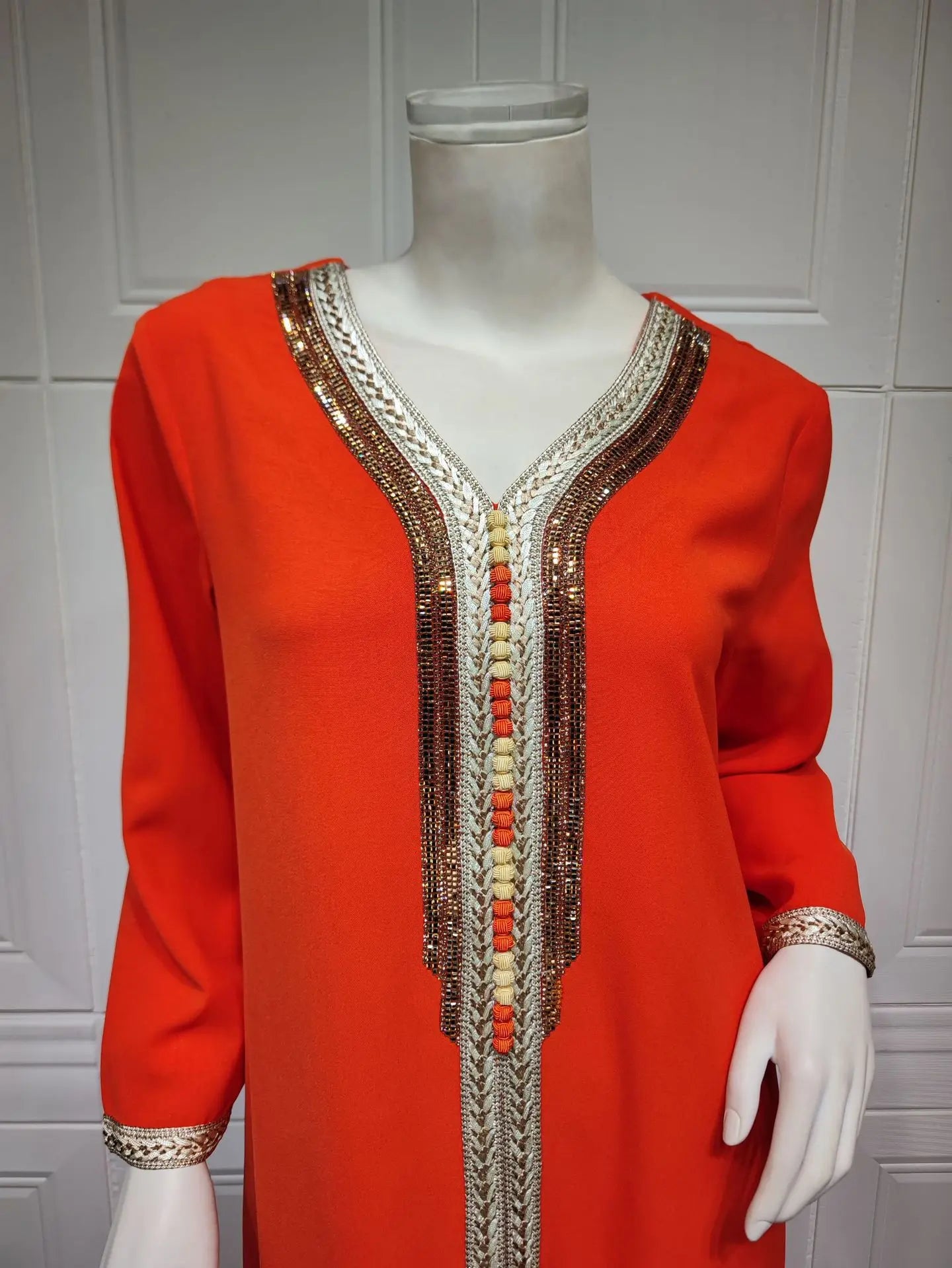 Long-Sleeved Jalabiya Set with Rhinestone Details and Woven Ribbon
