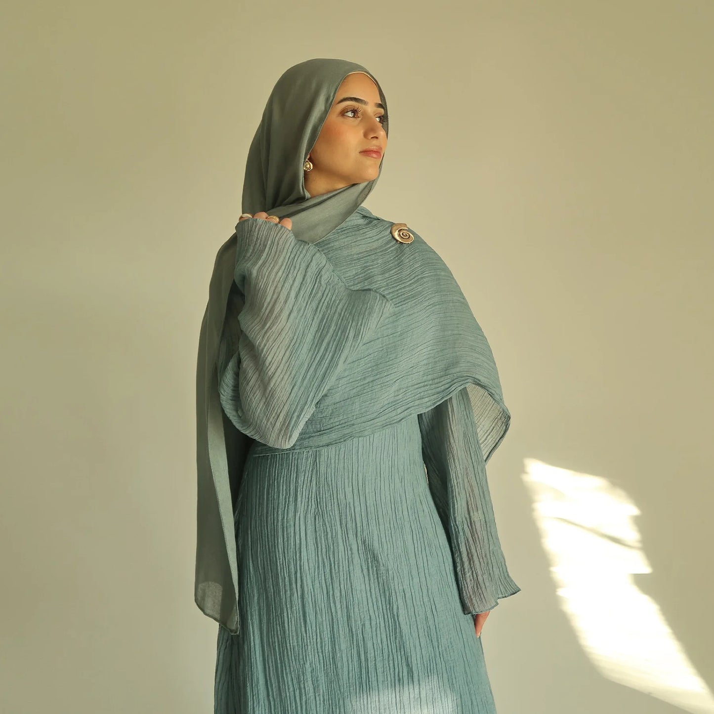 Women’s Two-Piece Modest Cardigan Set – Elegant Middle East Islamic Abaya Dress for Ramadan & Eid