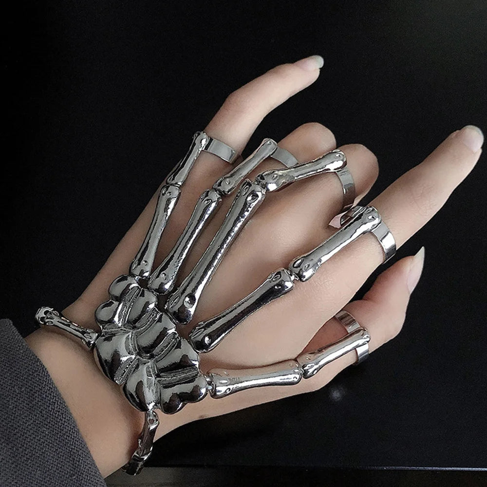 Gothic Skeleton Hand Bracelet with Adjustable Finger Rings, Zinc Alloy Bone Hand Jewellery for Halloween Costumes and Punk Outfits