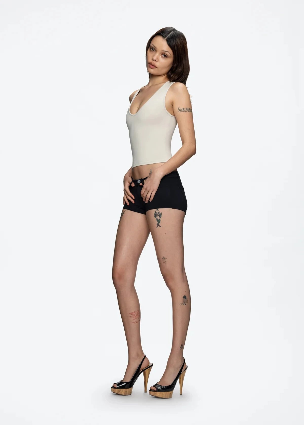 Women’s Solid Color Deep V-Neck Tank Top – Slim Fit, Sleeveless Summer Vest